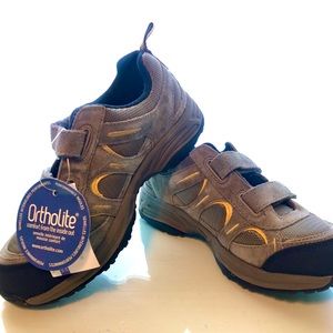 Propét Women Size 7 Leather & Memory Foam Strap Shoes Rugged And Comfortable